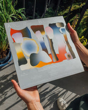 Charger l'image dans la galerie, Nouvel album de Matias Enaut, sorti sur le label Grand Musique Management. La magnifique pochette, illustrée par Manon Cezaro et designée par Alexis Jamet n'est pas trompeuse : vous avez là un très beau disque.
COLLOQUE est un concept-store proposant musique, illustration et artisanat. Nombreuses idées cadeaux !