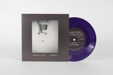 Charger l'image dans la galerie, Nouveaux titres du groupe, après 10 ans de silence - toujours sur le génial label DFA Records de LCD Soundsytem / James Murphy.
COLLOQUE est un concept-store proposant musique, illustration et artisanat. Nombreuses idées cadeaux !