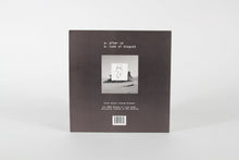 Charger l'image dans la galerie, Nouveaux titres du groupe, après 10 ans de silence - toujours sur le génial label DFA Records de LCD Soundsytem / James Murphy.
COLLOQUE est un concept-store proposant musique, illustration et artisanat. Nombreuses idées cadeaux !