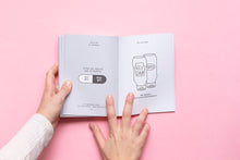 Charger l'image dans la galerie, Recueil des grands classiques "sondages" du dimanche soir d'Anaïs Loué, aka Studio 1+1, les OUI / NON. Parfait comme cadeau entre amis, ou pour soit ! COLLOQUE est un concept-store proposant musique, illustration et artisanat. Vous y trouverez de nombreuses idées cadeaux !