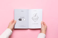 Charger l'image dans la galerie, Recueil des grands classiques "sondages" du dimanche soir d'Anaïs Loué, aka Studio 1+1, les OUI / NON. Parfait comme cadeau entre amis, ou pour soit ! COLLOQUE est un concept-store proposant musique, illustration et artisanat. Vous y trouverez de nombreuses idées cadeaux !