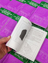 Charger l'image dans la galerie, Livre illustré de poche de Sammy Stein édité à l'occasion de l'exposition Le Grand désenvoûtement au Palais de Tokyo, LA CONFÉRENCE DU PALAIS invite à la descente dans ses sous-sols d'un Palais en ruines jusqu'au Niveau -300. COLLOQUE est un concept-store proposant musique, illustration et artisanat. Vous y trouverez de nombreuses idées cadeaux !