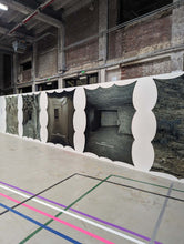 Charger l'image dans la galerie, Livre illustré de poche de Sammy Stein édité à l'occasion de l'exposition Le Grand désenvoûtement au Palais de Tokyo, LA CONFÉRENCE DU PALAIS invite à la descente dans ses sous-sols d'un Palais en ruines jusqu'au Niveau -300. COLLOQUE est un concept-store proposant musique, illustration et artisanat. Vous y trouverez de nombreuses idées cadeaux !