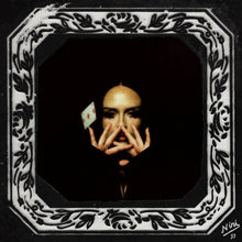 Charger l'image dans la galerie, Nouvel album de la géniale Bonnie Banane, elle n'en fait toujours qu'à sa tête - pour notre plus grand plaisir...
COLLOQUE est un concept-store proposant musique, illustration et artisanat. Nombreuses idées cadeaux !