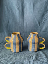 Charger l'image dans la galerie, céramique, vase, pot, grès, COLLOQUE est un concept-store proposant musique, illustration et artisanat. Nombreuses idées cadeaux !