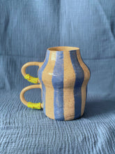 Charger l'image dans la galerie, céramique, vase, pot, grès, COLLOQUE est un concept-store proposant musique, illustration et artisanat. Nombreuses idées cadeaux !