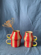Charger l'image dans la galerie, céramique, vase, pot, grès, COLLOQUE est un concept-store proposant musique, illustration et artisanat. Nombreuses idées cadeaux !