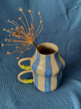 Charger l'image dans la galerie, céramique, vase, pot, grès, COLLOQUE est un concept-store proposant musique, illustration et artisanat. Nombreuses idées cadeaux !