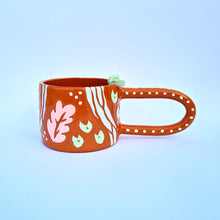 Charger l&#39;image dans la galerie, Tasse ou mug en céramique, fabriqué artisanalement par Soledad, Terra Mate, à Montpellier, au sein des Ateliers Tropisme. Disponible en ligne et aux nombreux pop-ups organisés ! COLLOQUE est un concept-store proposant musique, illustration et artisanat. Nombreuses idées cadeaux ! Artisanat, céramique, tasses, mug, tasse à café, service céramique, fait main, made in france.
