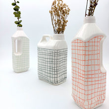 Charger l&#39;image dans la galerie, céramique, artisanat, porcelaine, vase, carafe, carafe à décanter, porcelaine de Limoges, lou dervieux
